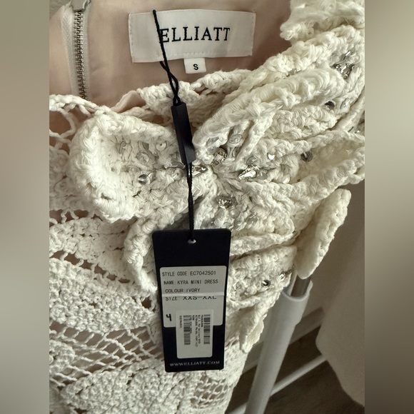 Elliatt White Crochet Mini Dress with 3D Floral Appliqués - Picture 7 of 7